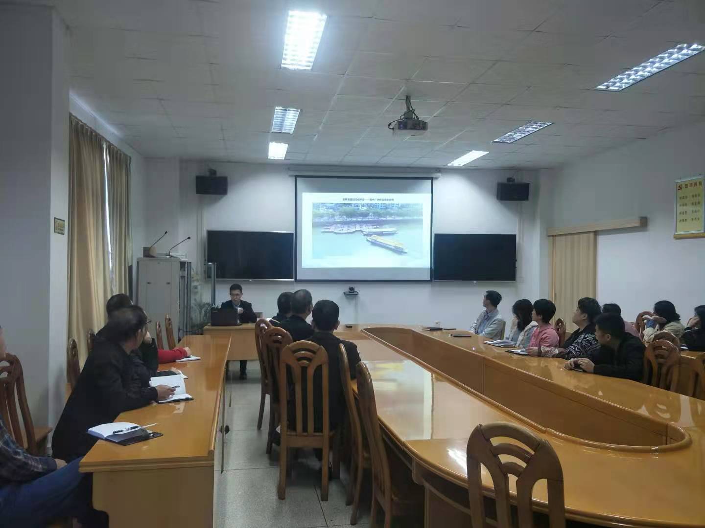 2020.12.29区统计局党的十九届五中全会精神学习会1.jpg