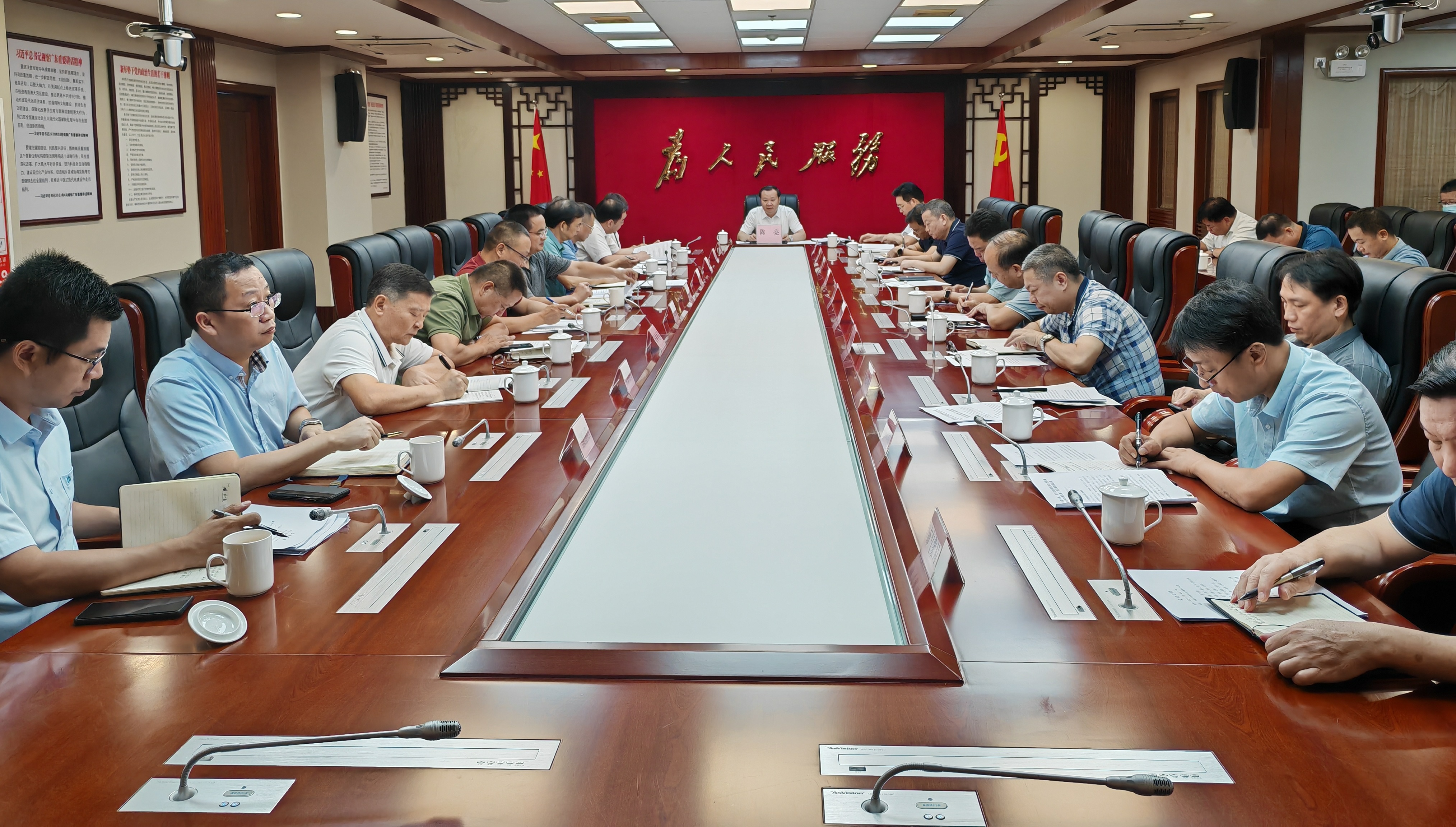 梅州市召开全市垦造水田、存量土地处置和自然资源领域硬任务工作推进会.jpg
