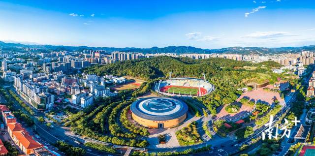 程江镇地处梅县中心城区，是梅县区的政治、经济、文化中心。宋志锋 摄