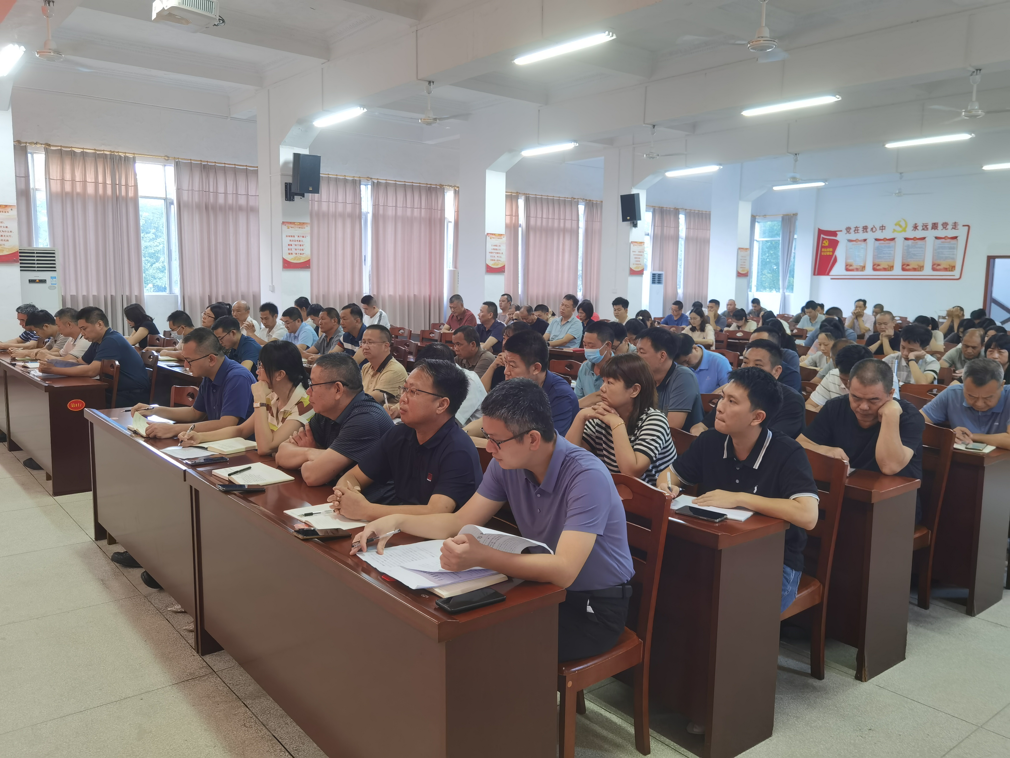 宣讲会2.jpg