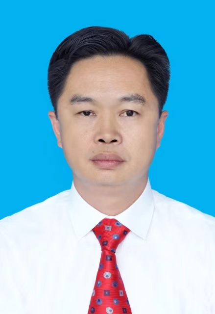 姓名：潘春标，职务：经贸系统党委副书记.jpg