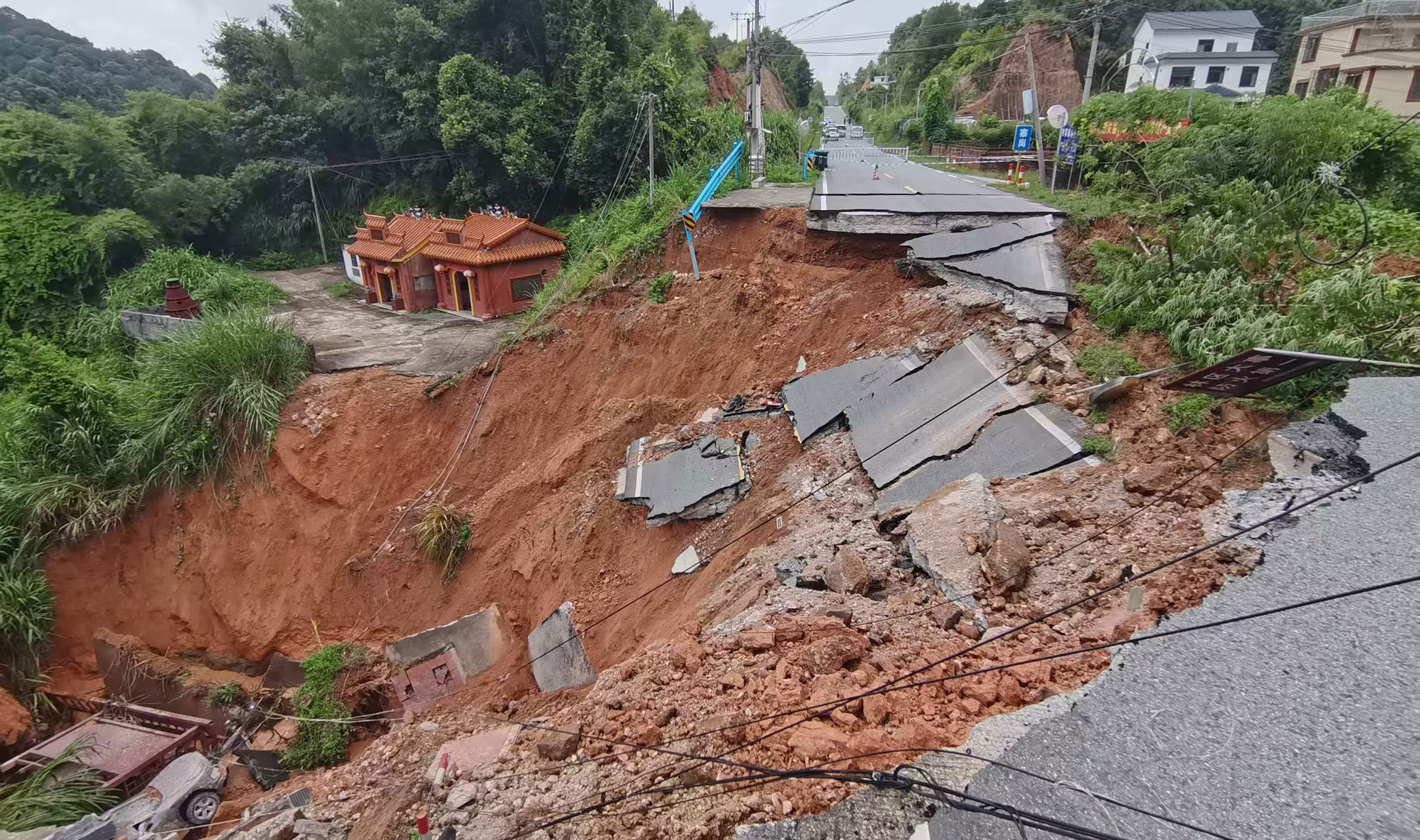 省道S222线梅县区松口镇德化村南寿峰路段提前恢复通行.doc_1
