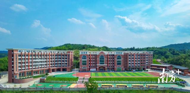 培英东山高级中学已完成建设，将于不久后迎来首批学子。受访者供图