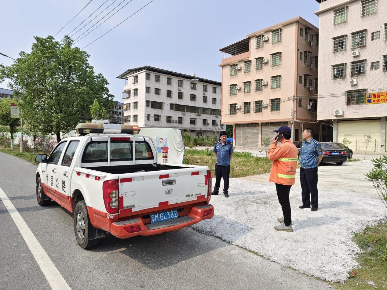 区公路事务中心：莫让私自设置平交道口成为安全隐患.docx_2