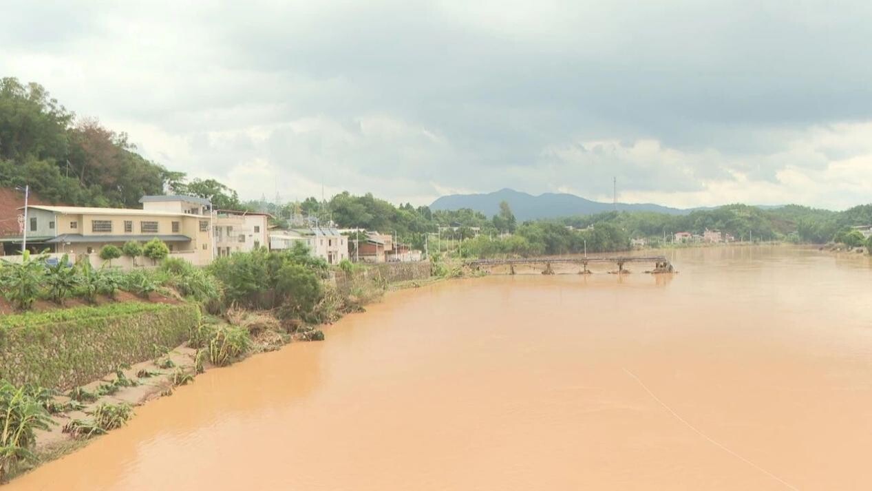 区领导到受灾乡镇督导检查灾毁道路通行安全工作.docx_2